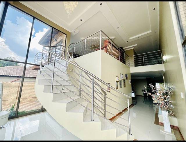 5 BEDROOM HOUSE SOLD IN MEYERSDAL NATURE ESTATE
